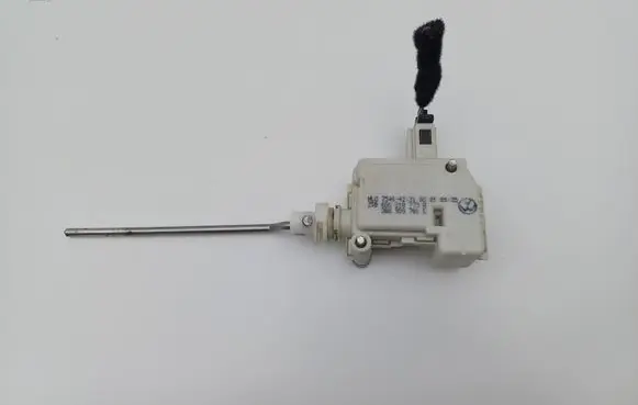 Volkswagen Polo IV 9N3 Fuel tank cap lock 3B0959781E 6Q6810773B