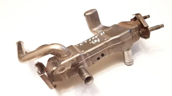 Lexus CT 200H EGR valve cooler 2560137010 01C13A1046
