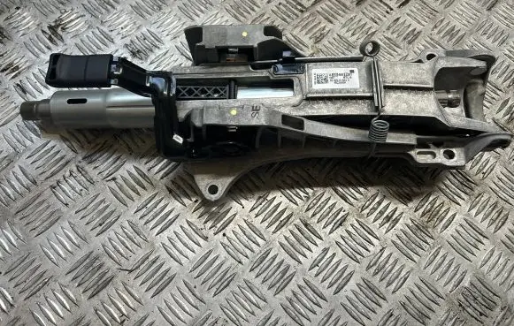 Mercedes-Benz E W213 Steering wheel axle A2054608901