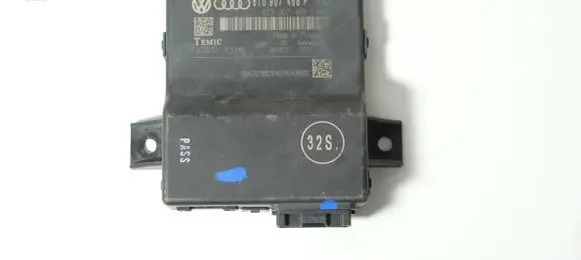 Audi A5 8T 8F Gateway control module 8T0907468F