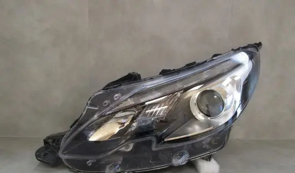 Peugeot 407 Headlight/headlamp 9815126180
