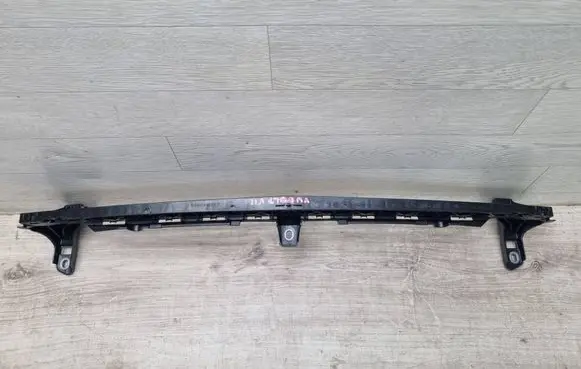 Front bumper mounting bracket