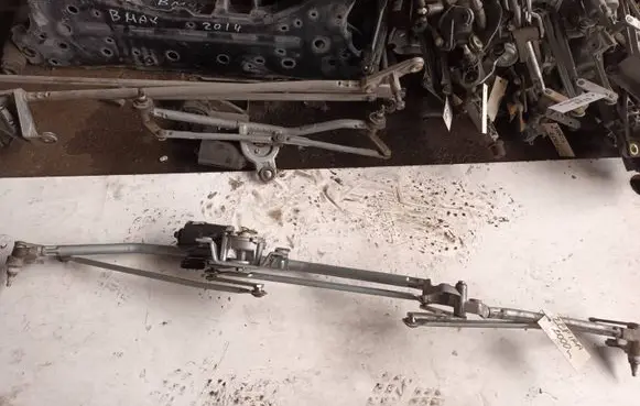 Opel Zafira A Front wiper linkage 