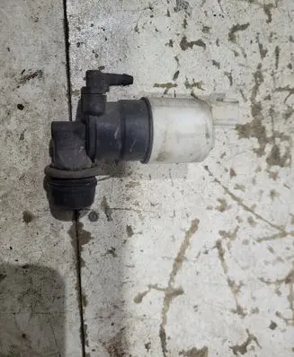 Volvo S60 Windscreen/windshield washer pump AV6117K624AA