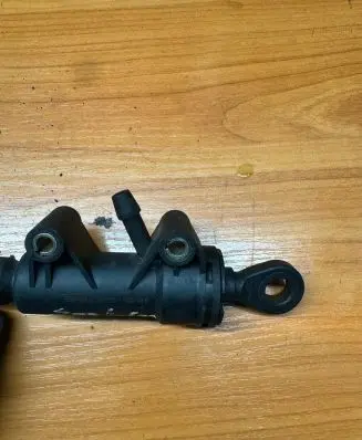 BMW 5 E39 Clutch slave cylinder 1165010