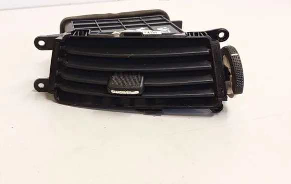 Hyundai i30 Dash center air vent grill 974202L000 U05E6148