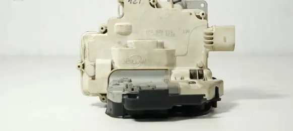 Audi A6 S6 C6 4F Rear door lock 4F0839016