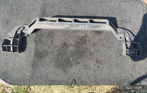 Audi TT Mk1 Rear bumper mounting bracket 8N0807458A 8N0807458