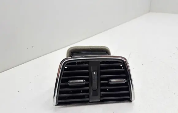 Rear air vent grill