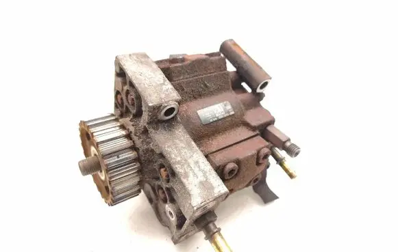 Land Rover Discovery 3 - LR3 Fuel injection high pressure pump 4S7Q9B395AJ A2C20003757