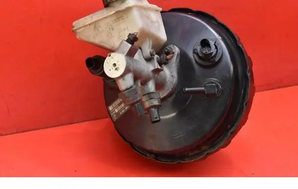 Volvo V70 Brake booster P30665453
