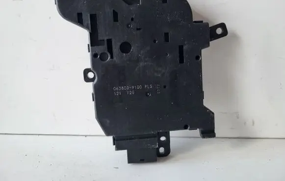 Toyota Yaris XP210 A/C air flow flap actuator/motor 0638009100
