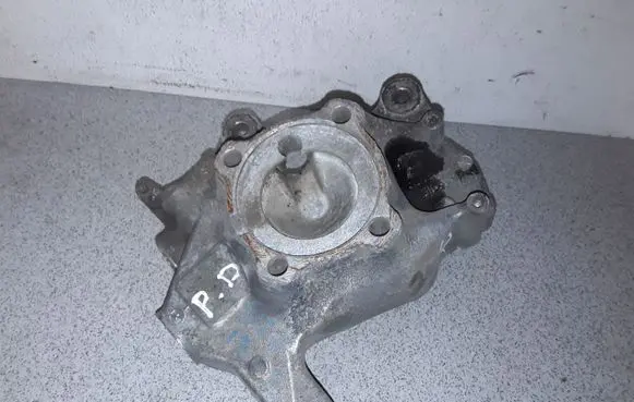 BMW 5 E39 Front wheel hub spindle knuckle 1092854