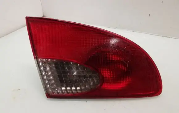 Toyota Avensis T220 Rear/tail lights 23300102