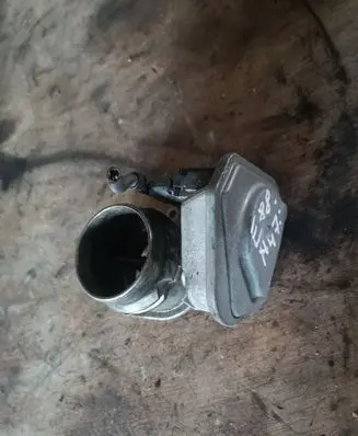 BMW 1 E82 E88 Throttle valve 780437301