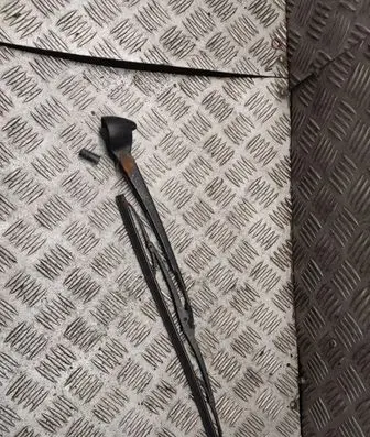 Audi A6 S6 C5 4B Rear wiper blade arm 182769