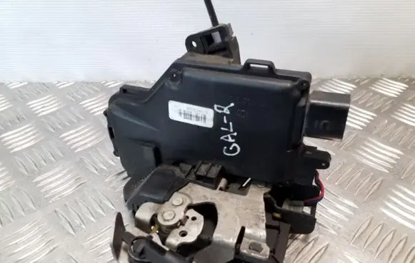 Audi A4 S4 B6 8E 8H Rear door lock 8E0839016C
