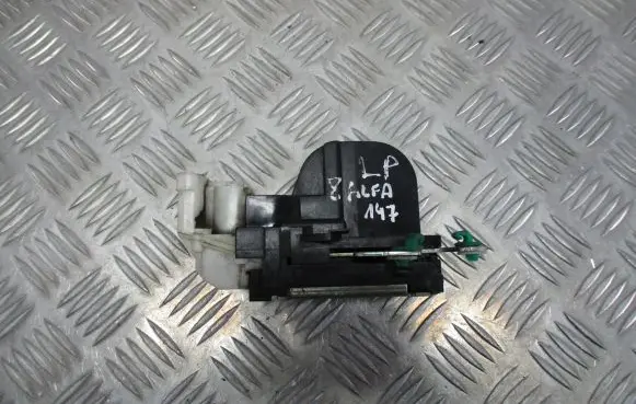 Alfa Romeo 147 Front door lock