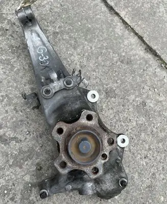 BMW 7 G11 G12 Front wheel hub spindle knuckle 6884378