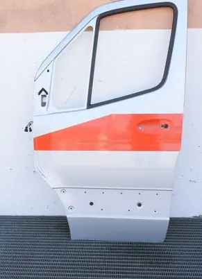 Mercedes-Benz Sprinter W907 W910 Front door 