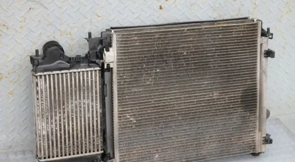 Nissan Qashqai Radiator set 921004EA0A