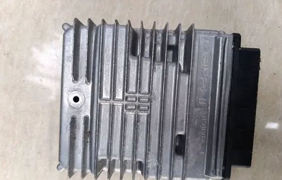 Ford Mondeo MK IV Engine control unit/module 4s7112a650me