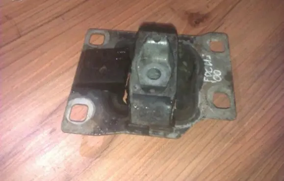 Ford Focus Engine mount bracket 98AB7M121NB