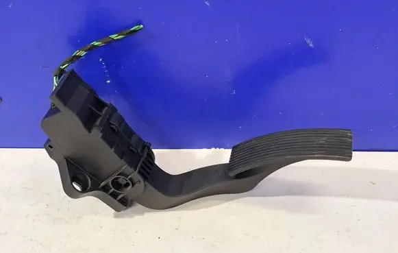 Mercedes-Benz B W246 W242 Accelerator throttle pedal A2463001804