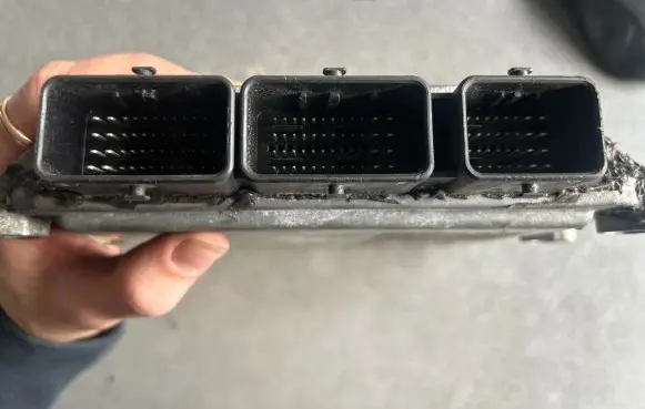 Volvo V50 Engine control unit/module 30729518 5WS40212GT 24493751
