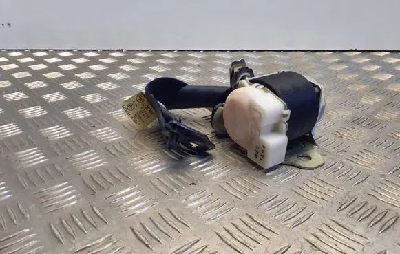 Toyota Yaris Rear seatbelt 