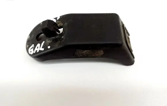 Rear bumper mounting bracket