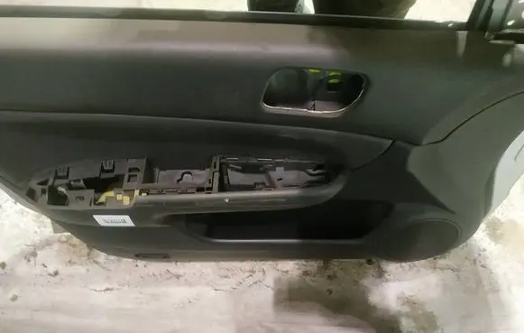 Honda Accord Front door card panel trim