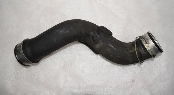 Mercedes-Benz C W203 Intercooler hose/pipe A2035282082