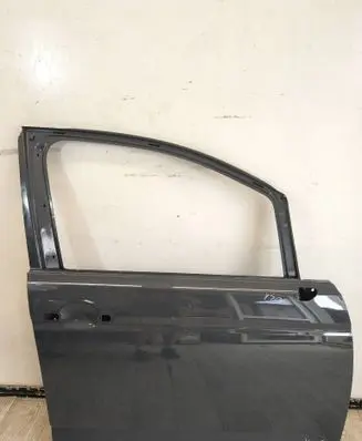 Volkswagen Touran III Front door 