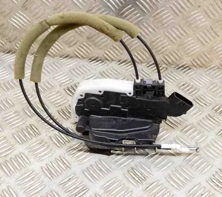 Nissan Leaf I (ZE0) Front door lock