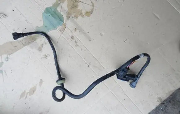 Peugeot 308 Brake booster pipe/hose 9805505880
