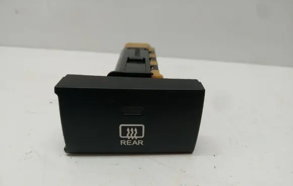 Hyundai Santa Fe Windscreen/window heater switch 202002962