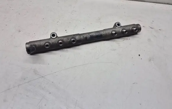 Volvo V70 Fuel main line pipe 30777554