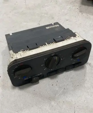 Volvo V70 Climate control unit 7923