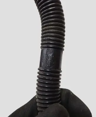 Skoda Octavia Mk2 (1Z) Breather hose/pipe 06A131127L