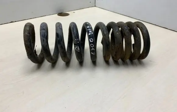 Mercedes-Benz E W211 Rear coil spring
