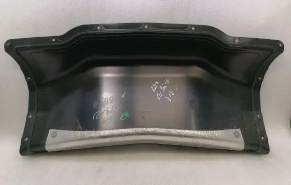 Chevrolet Corvette C8 Engine cover (trim) 1000739222