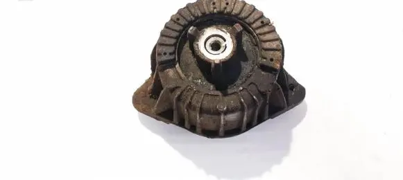 Mercedes-Benz E W212 Engine mount bracket