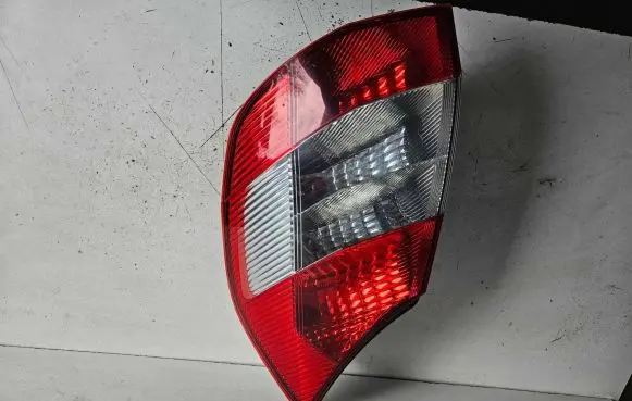 Renault Scenic II - Grand scenic II Rear/tail lights 15911600