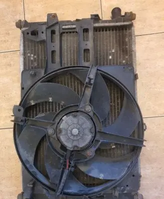 Ford Escort Coolant radiator 91ab8125ac H2b Gatespaasti