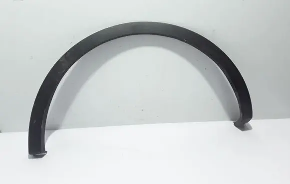 Fender trim (molding)