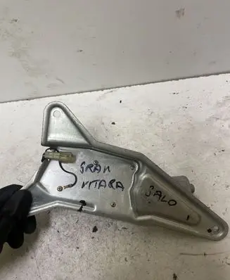 Suzuki Grand Vitara I Rear window wiper motor 34332581