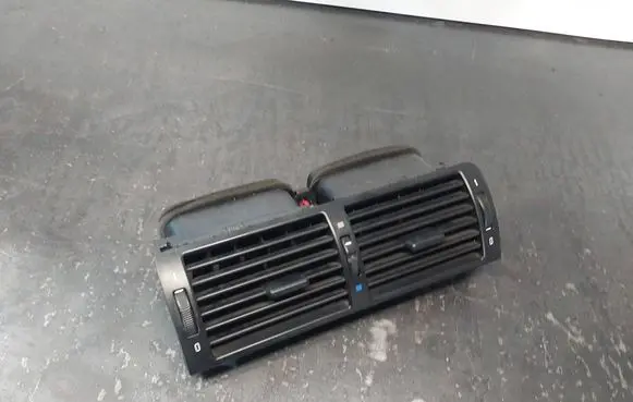 BMW 3 E46 Dash center air vent grill 8361895 8370741 8363199