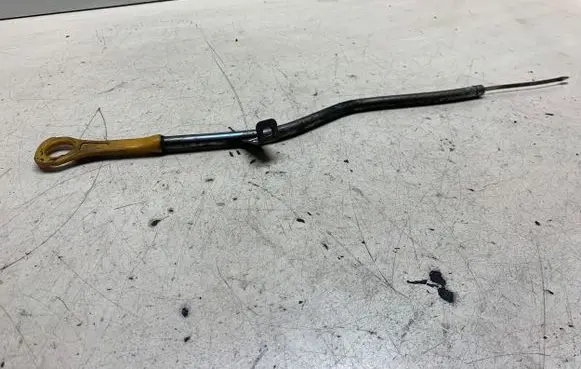 Hyundai i30 Oil level dip stick 