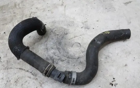 Nissan Qashqai Engine coolant pipe/hose